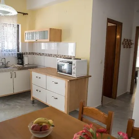 Elias House Apartment